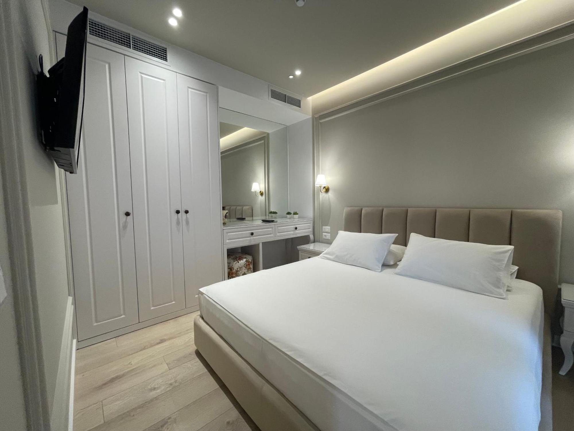 Seaside Hotel Vlorë エクステリア 写真