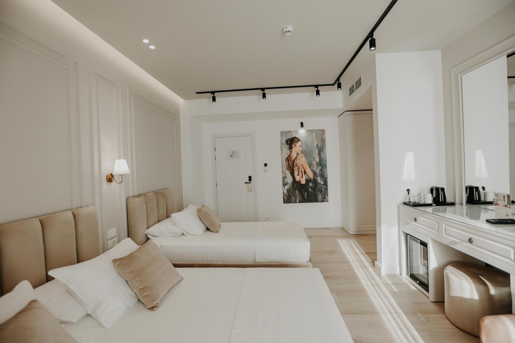 Seaside Hotel Vlorë エクステリア 写真