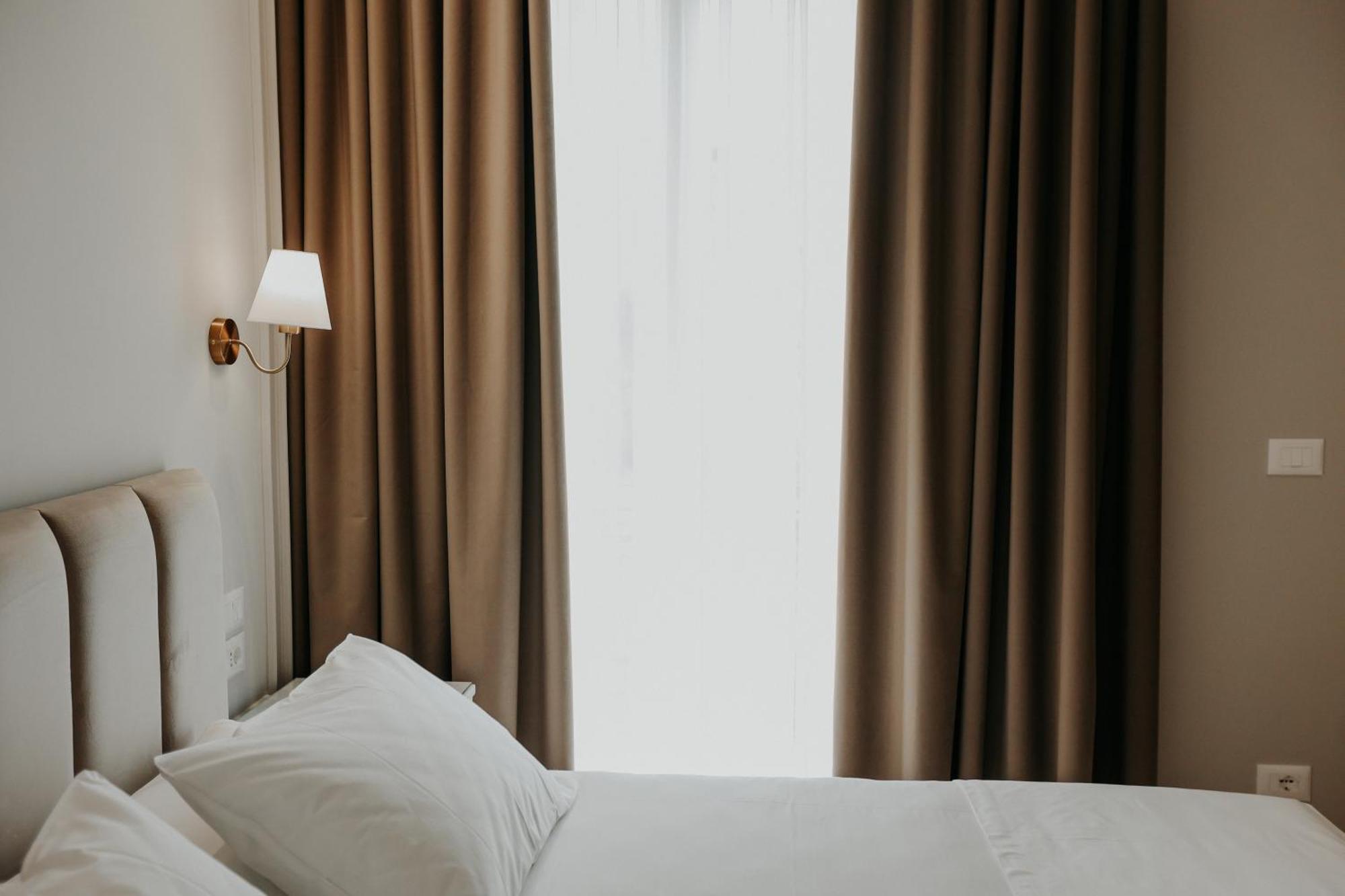 Seaside Hotel Vlorë エクステリア 写真