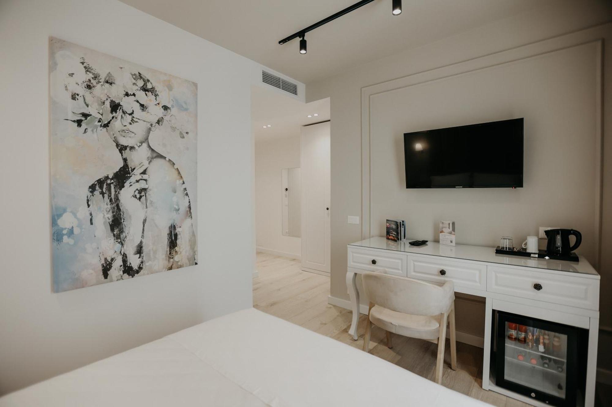 Seaside Hotel Vlorë エクステリア 写真