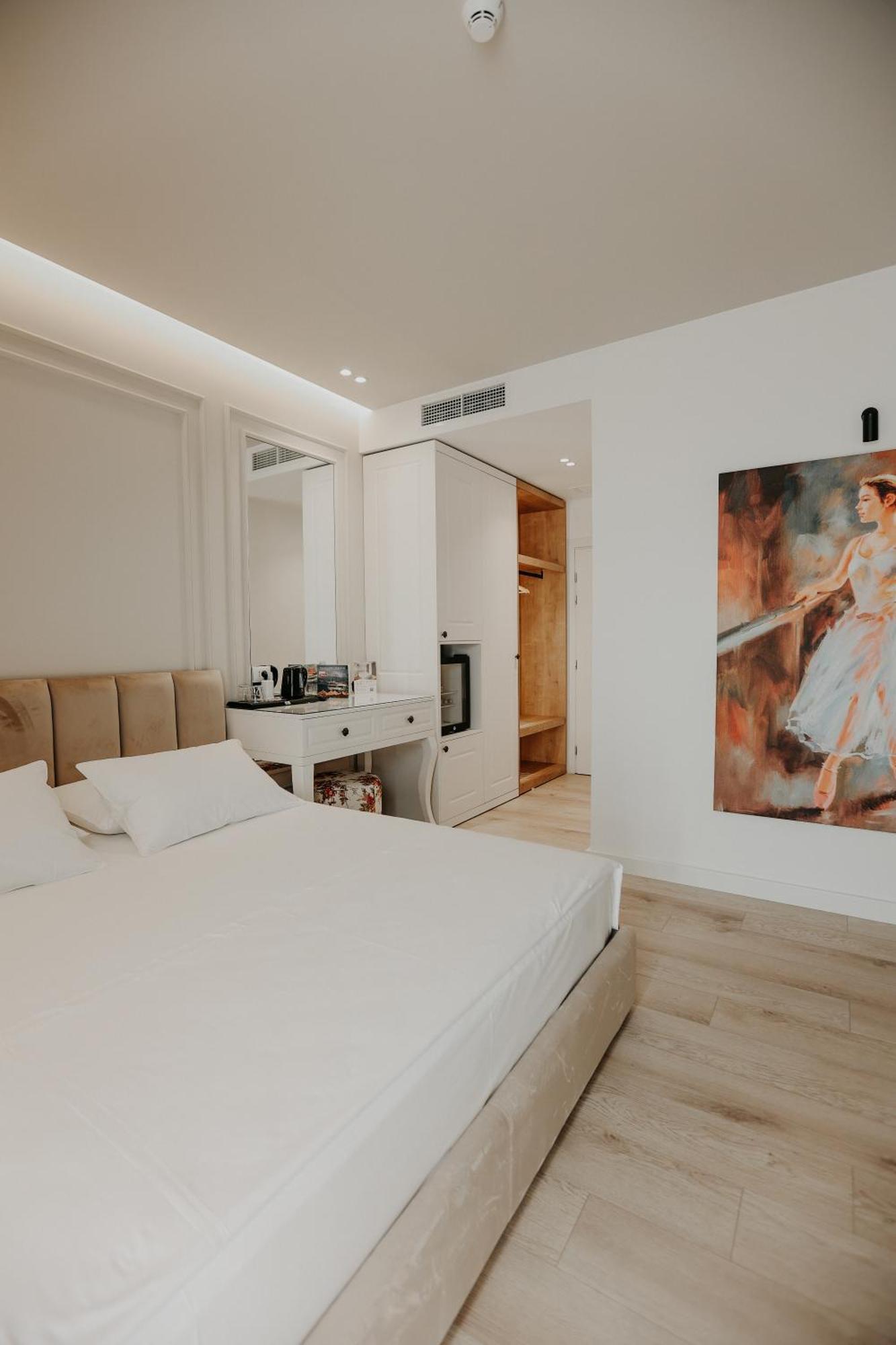 Seaside Hotel Vlorë エクステリア 写真